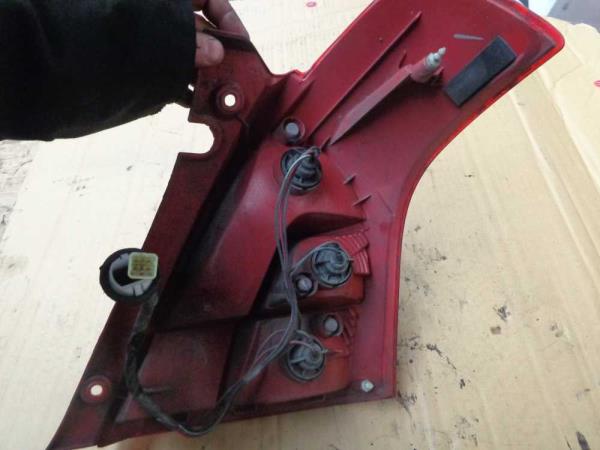 FEU ARRIERE GAUCHE SUZUKI - Vue 2